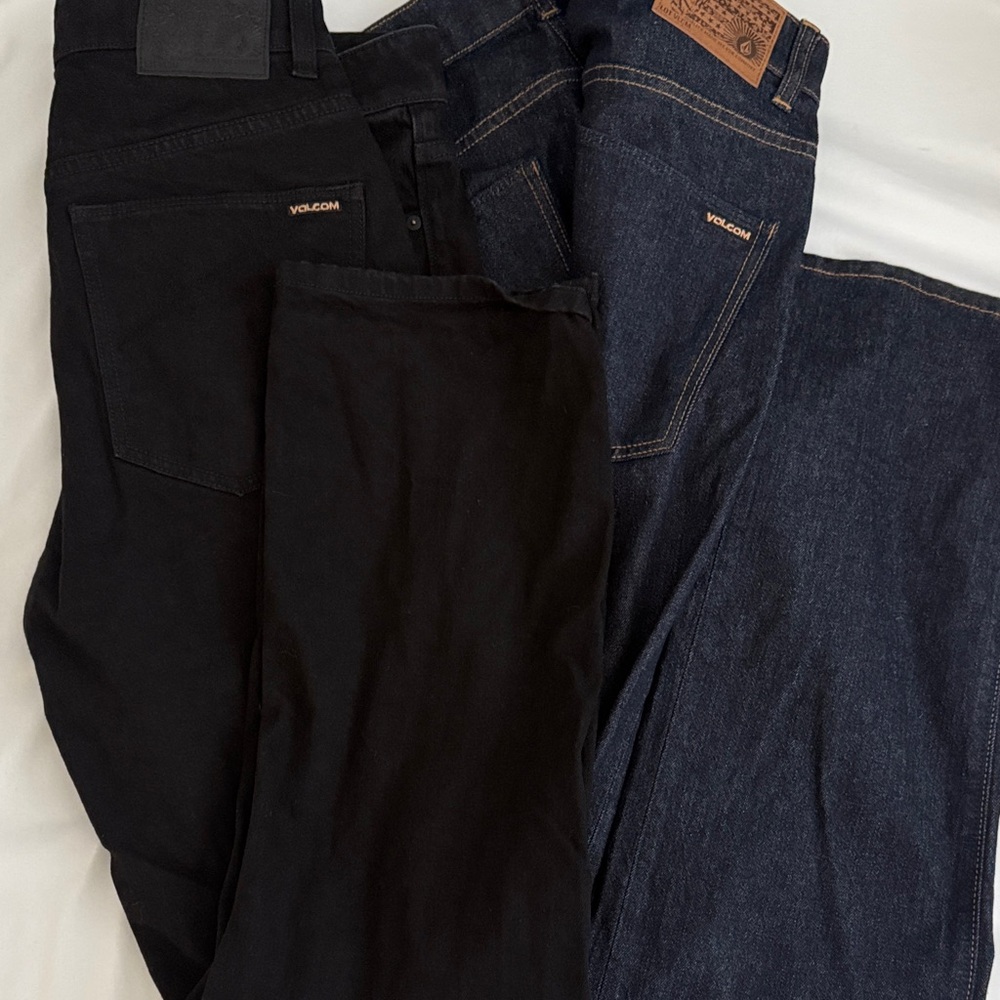 Volcom Men's Dark Black and Deep Blue Jeans